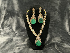 Royal Emerald Teardrop Polki Necklace Set – Luxury Bridal Statement Jewelry