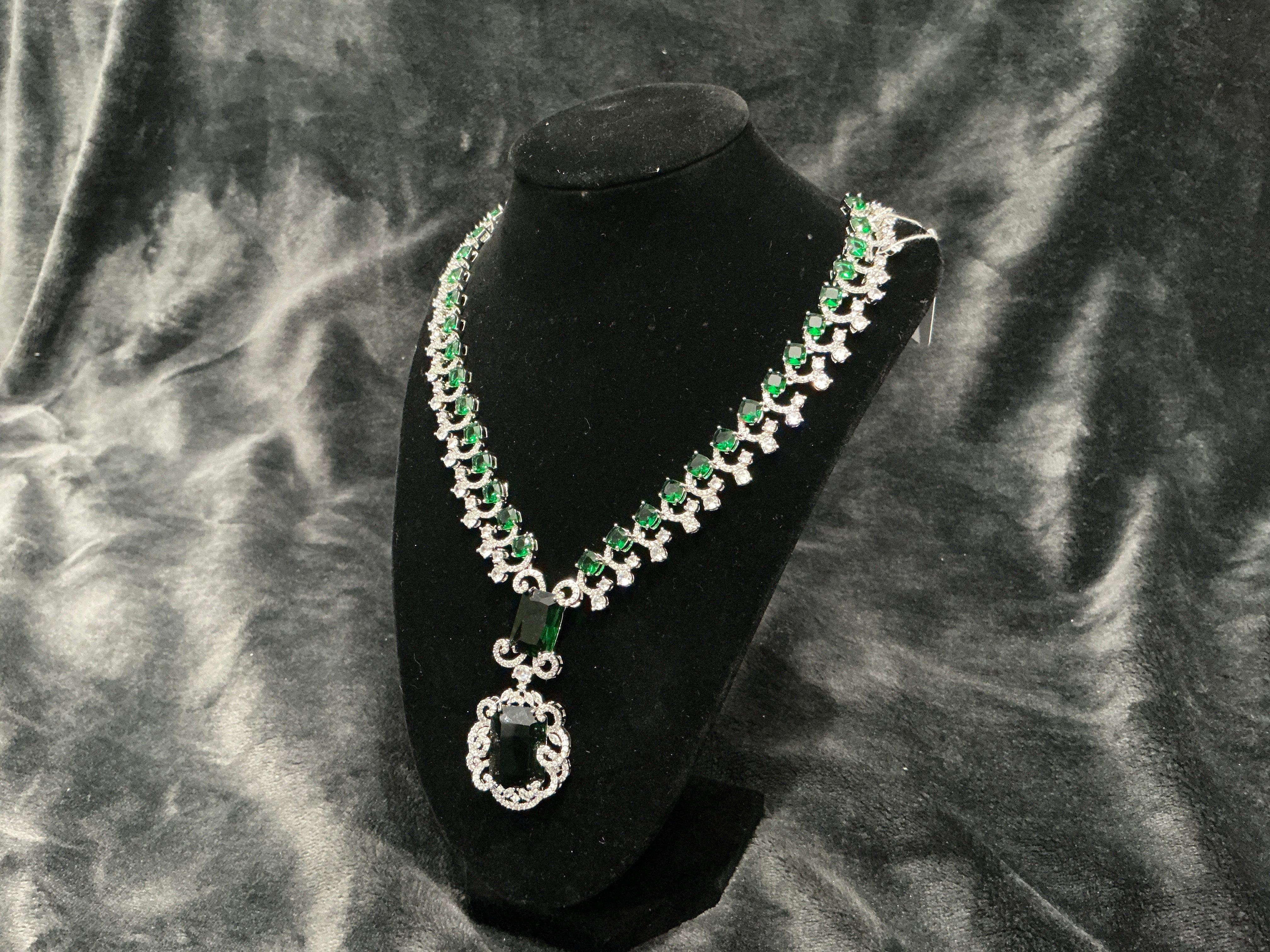 Emerald Green Stone Necklace Set