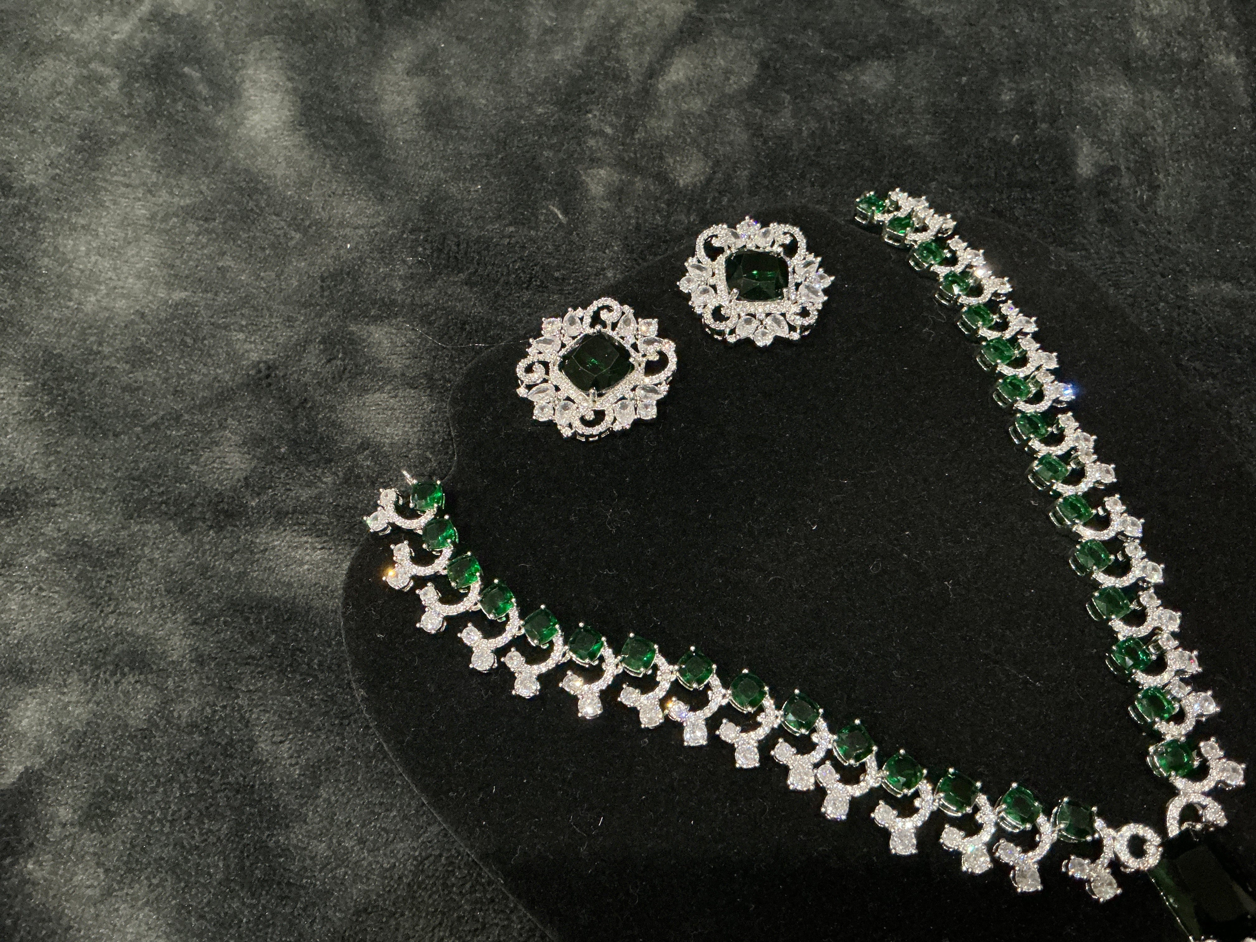 Emerald Green Stone Necklace Set